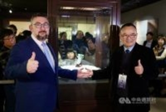 故宮博物院の「翠玉白菜」、台湾に戻る　チェコで展示　約34万人が来場