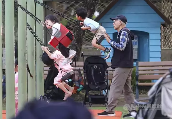 台湾、超高齢社会に　年間出生数は10年連続減少