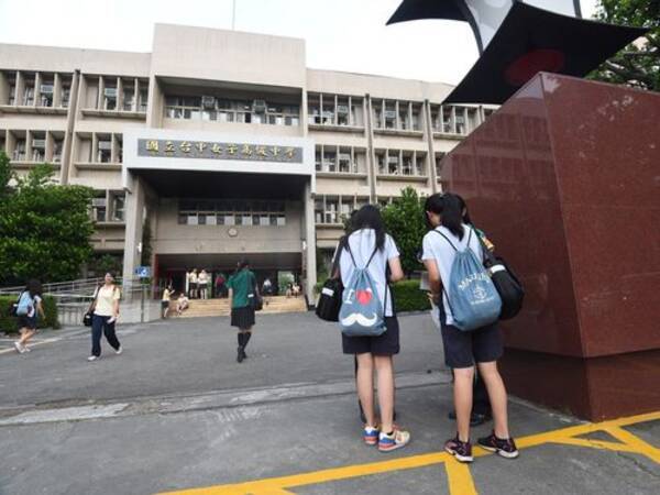 台湾 台中市の女子高生 半ズボン での登校許可を訴え 男女平等叫ぶ 15年10月8日 エキサイトニュース