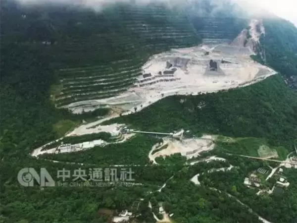 台湾東部、石灰石の採掘ではげ山広がる  環境への影響懸念する声も
