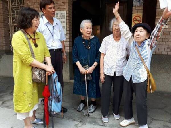 台湾生まれの日本人女性 台湾人同級生と涙の再会 76年ぶり 18年5月23日 エキサイトニュース