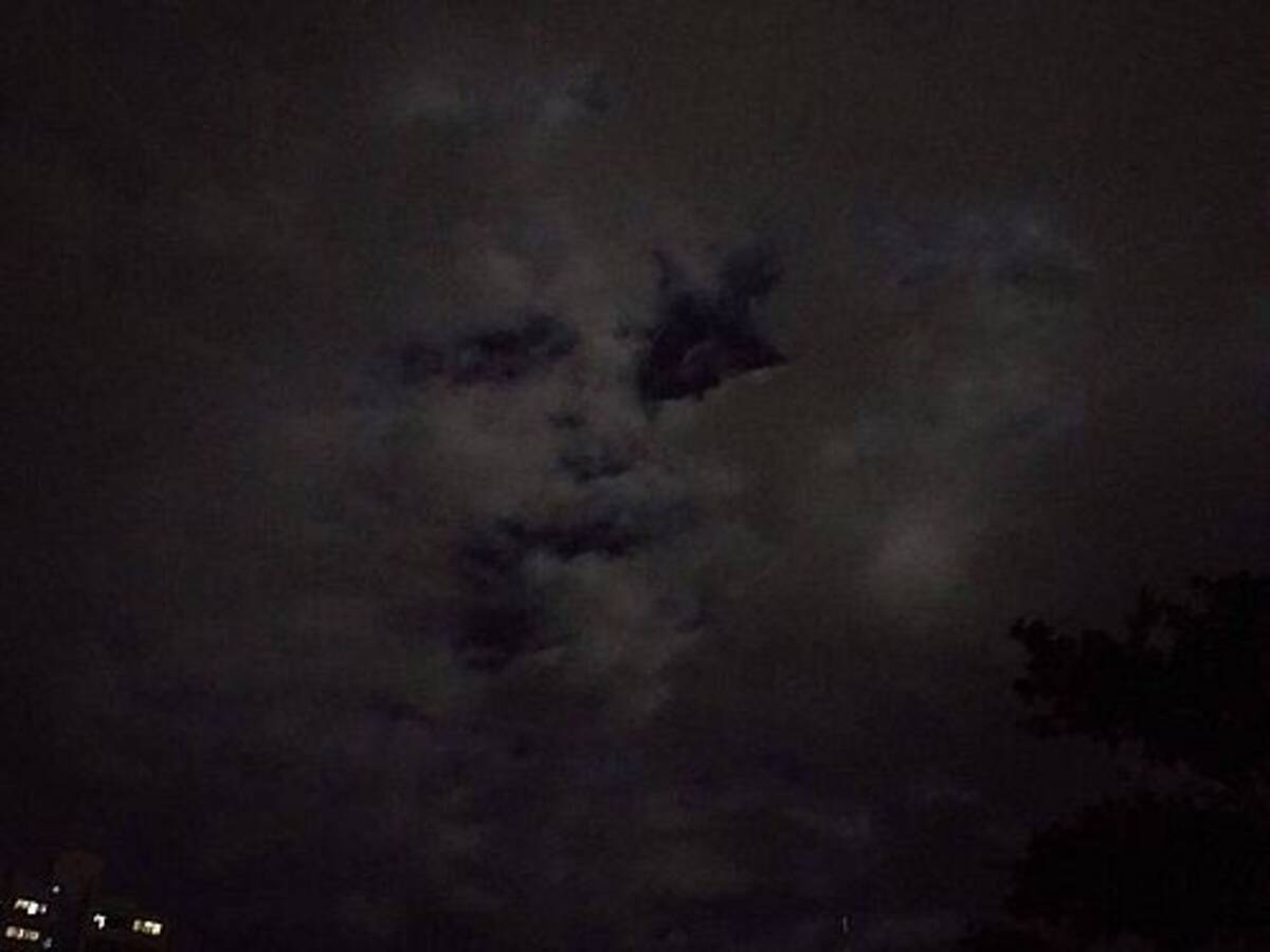 夜空に人の顔 台東に不思議な形の雲 台湾 19年1月22日 エキサイトニュース