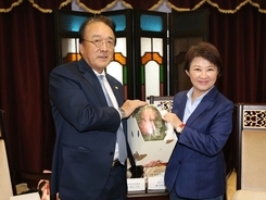 日本の駐台代表の訪問受けた台中市長、日系企業への支援約束