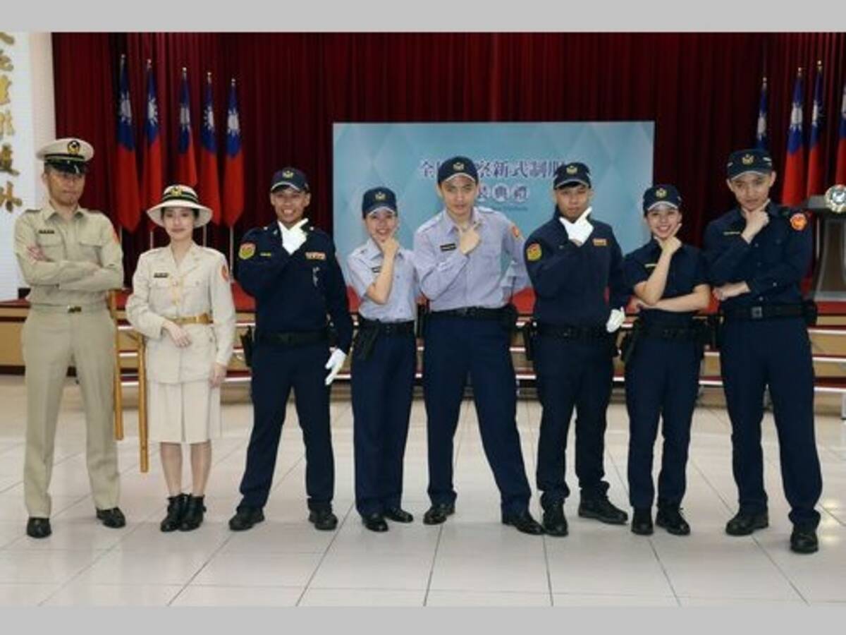 警察官の制服 約30年ぶりに刷新 歴代制服振り返る 台湾 19年4月日 エキサイトニュース