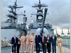 米駐台代表、高雄の軍事施設を訪問 米在台協会がSNSに公開、異例／台湾