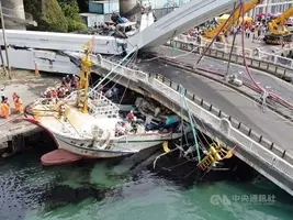 怖い韓国 ソウル 東大門 トンデムン にある橋が崩落する恐れ 19年10月23日 エキサイトニュース