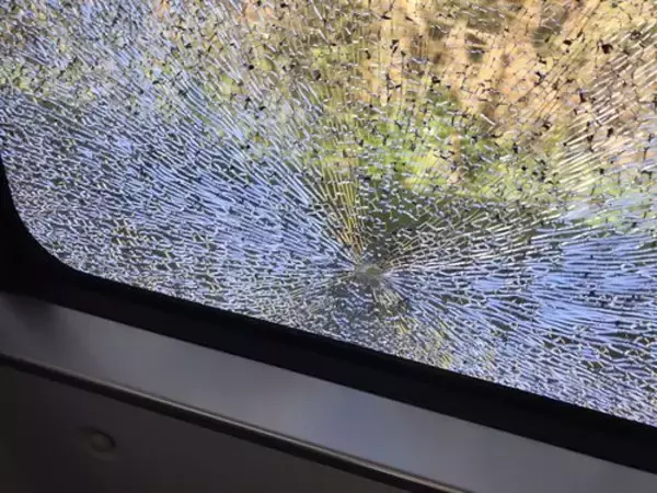 「台湾鉄道特急タロコ号、窓ガラス割れる けが人なし」の画像