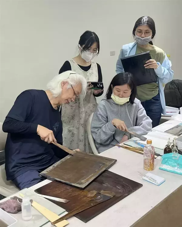 日本から講師招き台湾で漆芸教える　作家の鳥毛さん「台湾の漆芸は台湾人が作ってほしい」