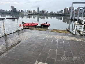 台湾・台北の川で2人死亡　高齢男性と救助に向かった大学生