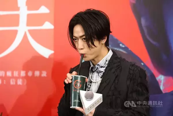 亀梨和也、主演映画PRで台湾訪問  タピオカミルクティーの飲み方「こつをつかんだ」