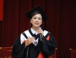 台湾師範大の卒業式、初めて海外出身者が謝辞  日本とスイスの卒業生が登壇