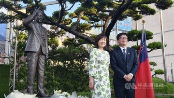 台湾・政治大に「安倍晋三図書館」　昭恵さんが落成式に出席