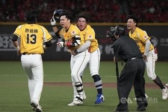 台湾シリーズ、中信が4連敗を回避　延長十一回にサヨナラ勝ち