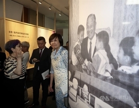 安倍昭恵さん、“AI李登輝”特別展参観　「AI安倍晋三もまねできたら」／台湾