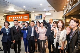 立法委員12人が日本へ出発　議会交流など　韓立法院長、国家イメージ向上に意欲／台湾