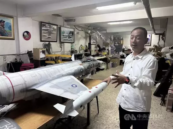 手作りのラジコン戦闘機ずらり　眼鏡店主、仕事の合間に夢を実現／台湾