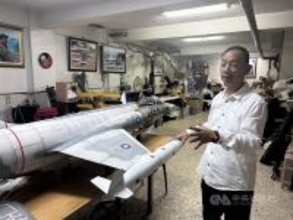 手作りのラジコン戦闘機ずらり　眼鏡店主、仕事の合間に夢を実現／台湾