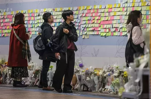 台北駅出口に追悼ボード　身を挺して人々守った男性への感謝伝える　無差別襲撃／台湾