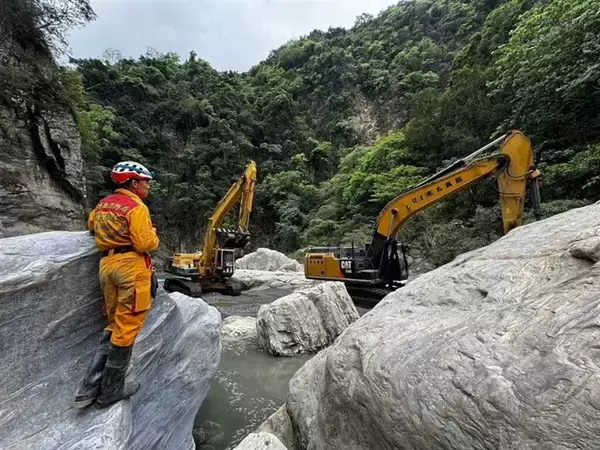 台湾東部地震  6人いまだ行方不明  落石のハイキングコースなど捜索続く