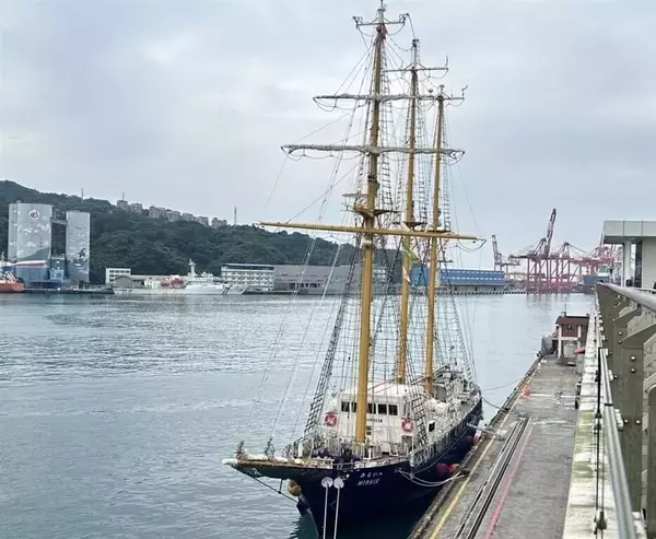 日本の帆船「みらいへ」　台湾・基隆港に入港　30日まで停泊