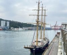 日本の帆船「みらいへ」　台湾・基隆港に入港　30日まで停泊