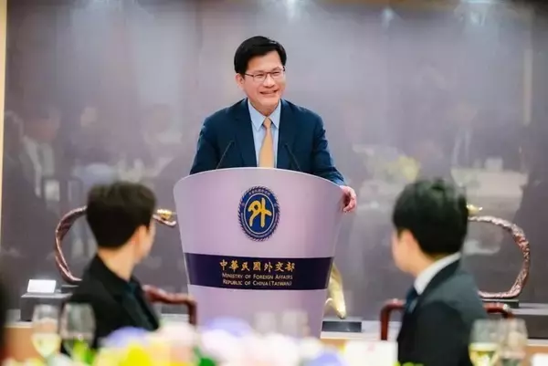 林佳竜外相、机上演習で訪台の日米専門家を歓迎　笹川平和財団の兼原氏ら／台湾