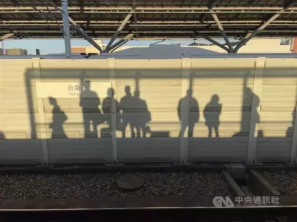 乗客が列車と接触　一部ダイヤに乱れ　台湾高速鉄道台南駅