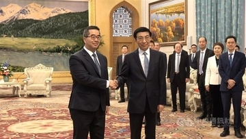 国民党副主席と中国共産党序列4位が会談　両者が「両岸には共通の血」と言及／台湾