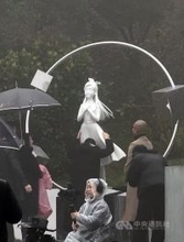 バービィー・スーさん逝去から1年　記念像を設置　多くの芸能人が除幕式に出席／台湾