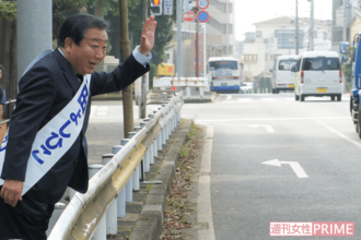野田佳彦氏は「泥臭いことをやらせたら天下一品」元総理、行き交う車に頭を下げる
