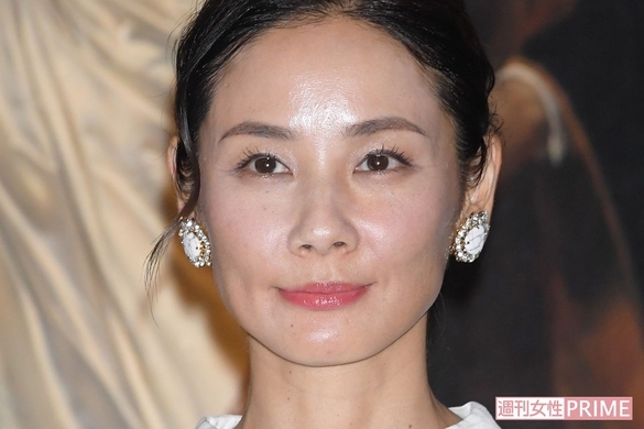 吉田羊 歳離れた中島裕翔との 合鍵愛 は二つ返事で断ち切った 仕事中に無念の涙か 芸能界 別れた二人の真相 年10月25日 エキサイトニュース