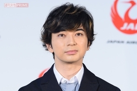 松本潤が へそピもカラコンも櫻井翔から 証言 チャラ翔 写真に驚きの声 年12月4日 エキサイトニュース