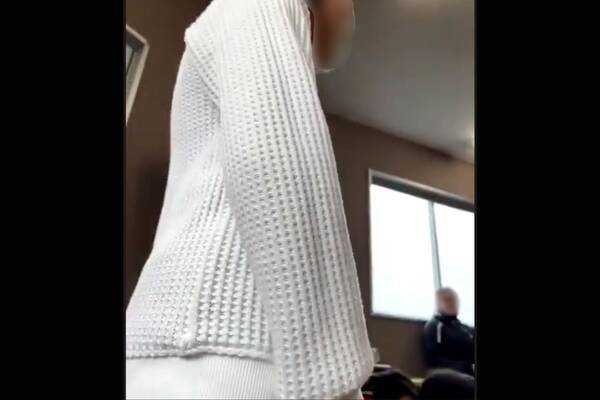 泣く小1女児に 大きい声で言え 支援員叱責の児童クラブに ヨコミネ式 の弁解 2021年4月6日 エキサイトニュース