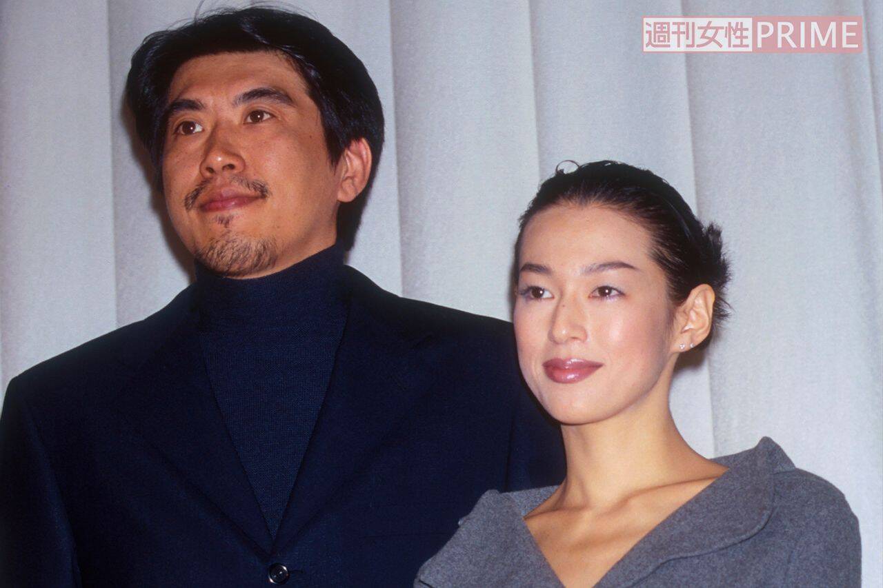 鈴木保奈美が離婚 仕事減の石橋貴明とパワーバランスが逆転したことで 三行半 か 21年7月21日 エキサイトニュース