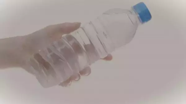 「「つわりで体調が悪い中、満員電車で通勤していた私。駅のベンチで休んでいたら、隣にいた女性客が...」（東京都・30代女性）」の画像