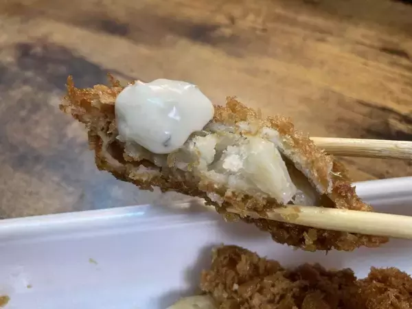 「おかずにしようと思ってたけど...コレだけで満腹です　玉出「ジャンボ白身魚フライ」が安くてデカい」の画像