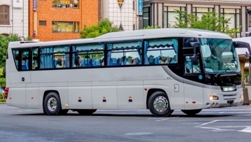 バスが遅れて予約した電車に間に合わない！　焦る母と娘にバスガイドと運転手が（静岡県・70代女性）