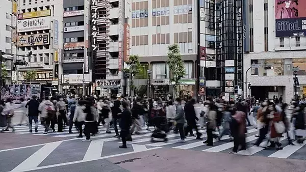 「大学受験のために訪れた東京で道に迷った私。道を聞いても知らん顔されたけど、年上の女の人に...」（鹿児島県・30代男性）