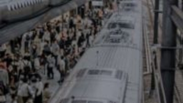 「妊娠中、混雑電車で腕を伸ばしてお腹を守る私。目の前にいた高校球児たちはコソコソ話すと」（滋賀県・40代女性）