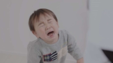 「スーパーで抱っこをせがみ、一歩も動かない2歳息子。途方に暮れる私におばちゃん店員が...」（大阪府・30代女性）