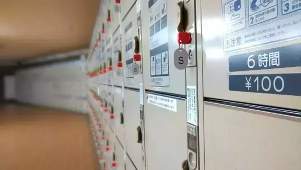 「乗っていた飛行機がハプニングで見知らぬ空港に着陸　ホテルも予約していない私に声をかけてきた男（高知県・60代女性）」の画像