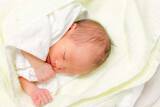 「「ひとりきりで入院した産婦人科。隣の妊婦は母親と一緒で、私が陣痛に苦しんでいると...」（愛媛県・50代女性）」の画像3