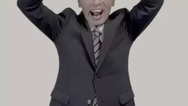 「「マフラー落ちてますよ～！」駅のホームで大声を張り上げるおじさん　30秒ほどしてやってきたのは（兵庫県・60代男性）」の画像