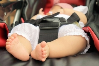 「幼稚園児とベビーカーの子を連れて買い物へ。後ろにいた若い男性が私たちを追い越して...」（神奈川県・40代女性）