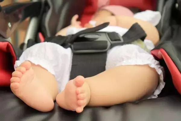 「幼稚園児とベビーカーの子を連れて買い物へ。後ろにいた若い男性が私たちを追い越して...」（神奈川県・40代女性）