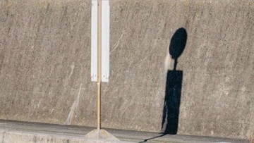 「中学生時代、見知らぬ30代くらいの女性に車で送ってもらった私。お礼にお金を渡そうとしたら...」（愛知県・40代男性）