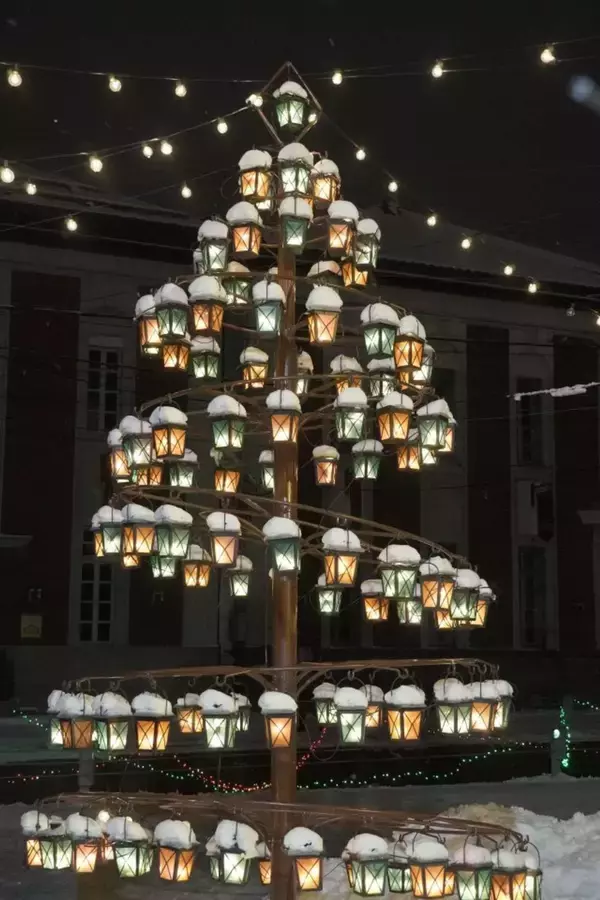 小樽の夜にキラキラ輝く〝クリスマスツリー〟に3万人うっとり　「かわいい〜！絵本みたい！」「粋な演出」