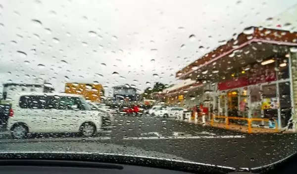 「産後8か月、孤独な子育て中の私は涙。雨の日のスーパーで、見知らぬおばさまに...」（静岡県・40代女性）