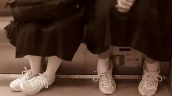 「妊娠中に乗った電車の空席は１つだけ。そこに座ろうとしたら、スーツの男が走りこんできて」（愛知県・40代女性）