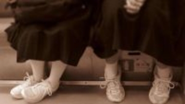 「妊娠中に乗った電車の空席は１つだけ。そこに座ろうとしたら、スーツの男が走りこんできて」（愛知県・40代女性）